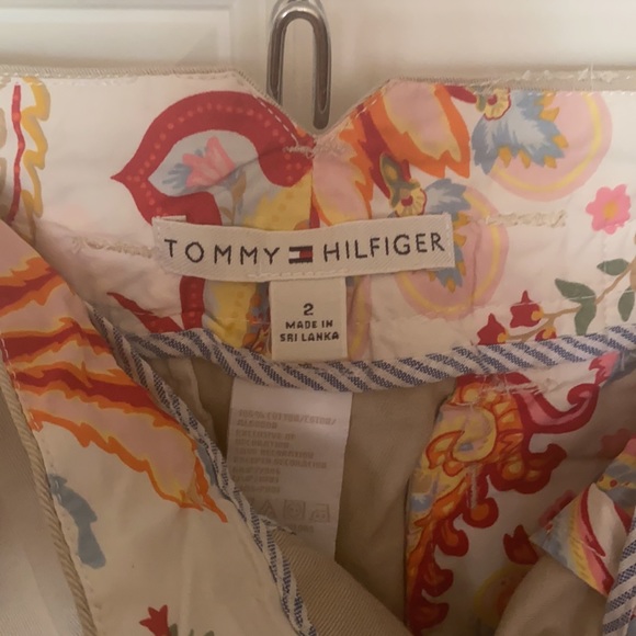 Tommy Hilfiger sz 2 khaki skirt, colorful lining. - Picture 2 of 6